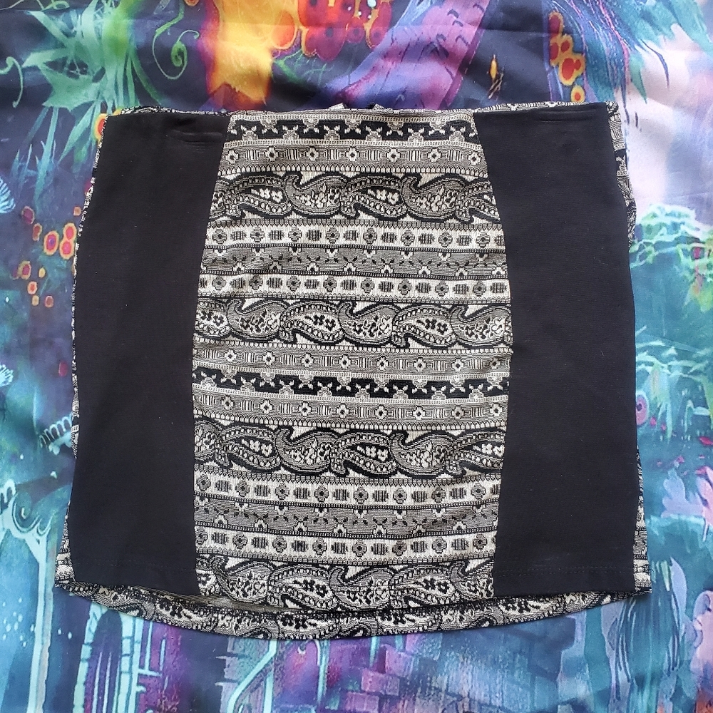 Papaya Paisley Mini Tube Skirt VERY Stretchy Medium Black/White